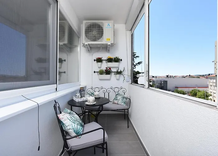 شقة Niko زادار